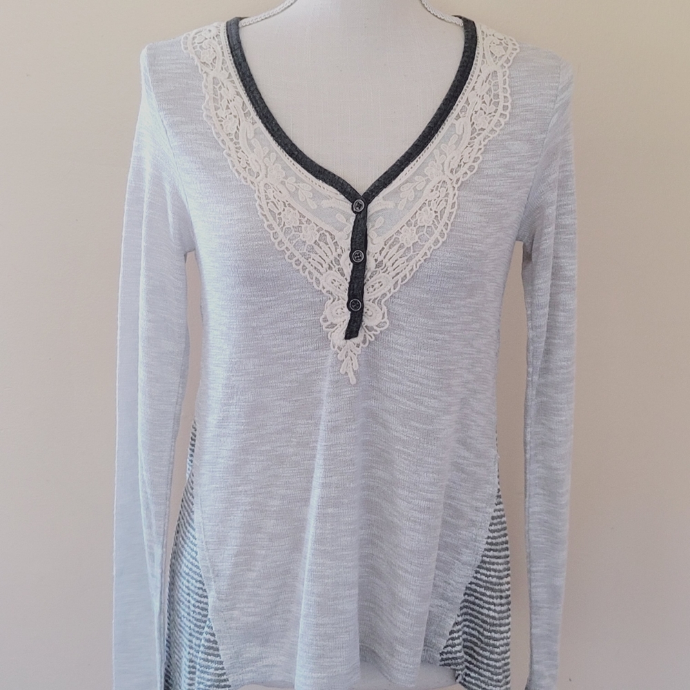 Spoiled gray mixed media tee size medium